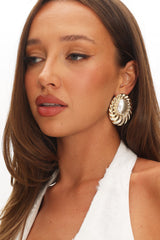 Nailah Pearl Cabochon Earrings Gold/Pearl